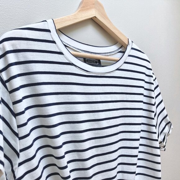 NWT White and Navy Stripe Crop Top - Picture 7 of 7